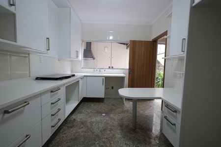 Casa à venda com 250m², 3 quartos e 3 vagasCozinha