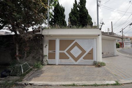Casa à venda com 250m², 3 quartos e 3 vagasFachada