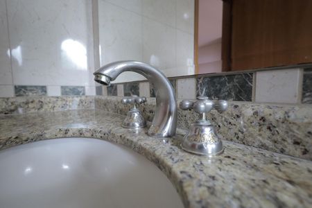 Casa à venda com 250m², 3 quartos e 3 vagasBanheiro Suíte 3