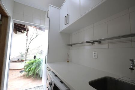 Casa à venda com 250m², 3 quartos e 3 vagasÁrea de Serviço