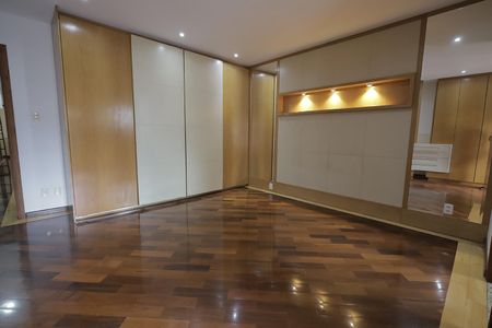 Casa à venda com 250m², 3 quartos e 3 vagasQuarto Suíte 3