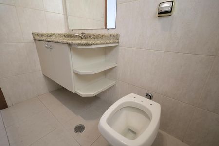 Casa à venda com 250m², 3 quartos e 3 vagasBanheiro 1