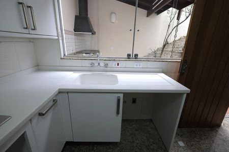 Casa à venda com 250m², 3 quartos e 3 vagasCozinha