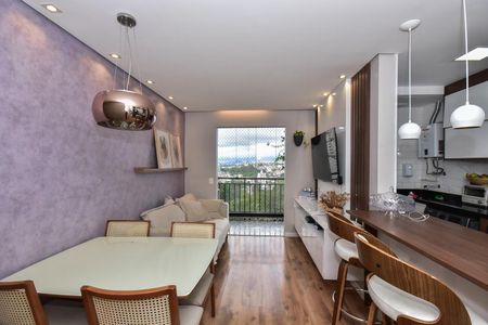 Sala de apartamento à venda com 2 quartos, 62m² em Chácara Agrindus, Taboão da Serra