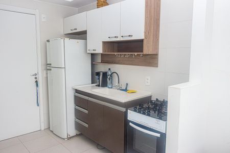 Sala/Cozinha e área de serviço de apartamento para alugar com 2 quartos, 36m² em Socorro, São Paulo