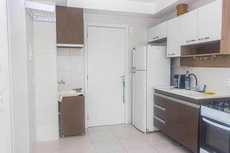 Sala/Cozinha e área de serviço de apartamento para alugar com 2 quartos, 36m² em Socorro, São Paulo