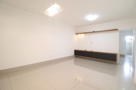 Sala de apartamento para alugar com 3 quartos, 96m² em Santa Mônica, Uberlândia