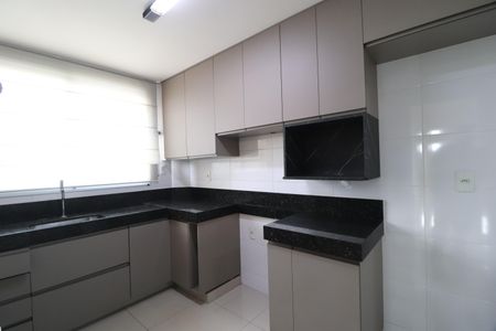 Apartamento para alugar com 96m², 3 quartos e 2 vagasCozinha