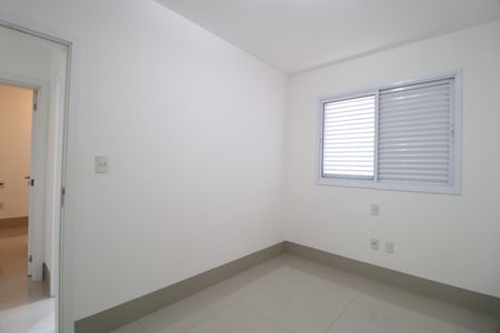 Apartamento para alugar com 96m², 3 quartos e 2 vagasQuarto 2