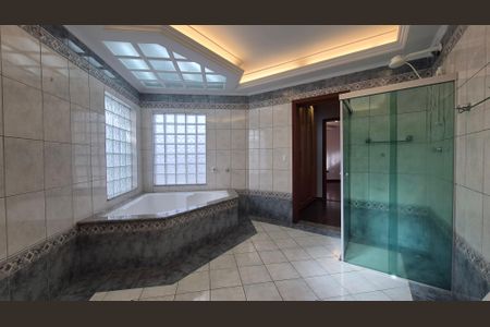 Casa para alugar com 350m², 3 quartos e 4 vagasBanheiro da Suíte