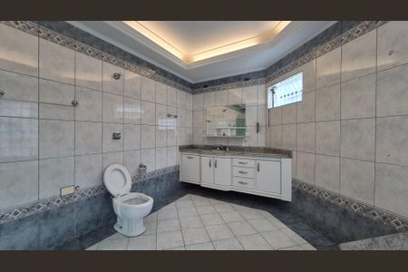 Casa para alugar com 350m², 3 quartos e 4 vagasBanheiro da Suíte