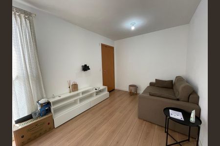 Sala de apartamento para alugar com 2 quartos, 50m² em Lajeado, Cotia