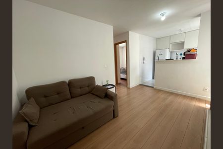 Sala de apartamento para alugar com 2 quartos, 50m² em Lajeado, Cotia