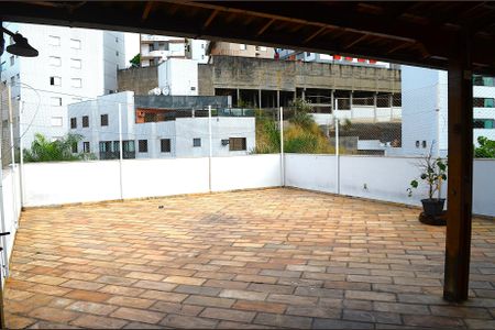 Apartamento à venda com 200m², 3 quartos e 3 vagasCobertura