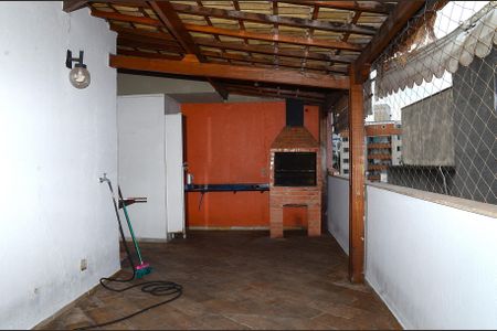 Apartamento à venda com 200m², 3 quartos e 3 vagasCobertura