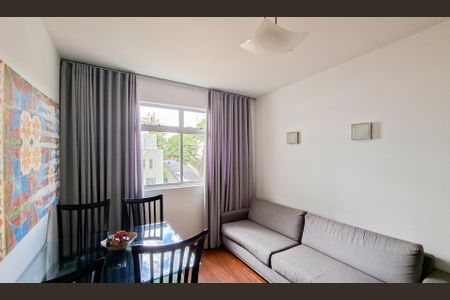 Sala de apartamento para alugar com 2 quartos, 50m² em Sagrada Família, Belo Horizonte