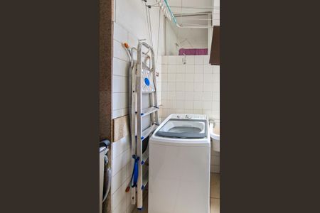 Cozinha e Área de Serviço de apartamento para alugar com 2 quartos, 50m² em Sagrada Família, Belo Horizonte