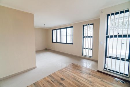 Sala de casa à venda com 4 quartos, 230m² em Planalto Paulista, São Paulo