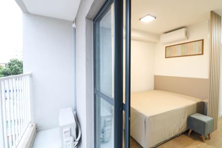 Varanda de kitnet/studio para alugar com 1 quarto, 26m² em Santo Amaro, São Paulo