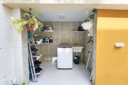 Casa à venda com 147m², 4 quartos e 1 vagaÁrea de Serviço 