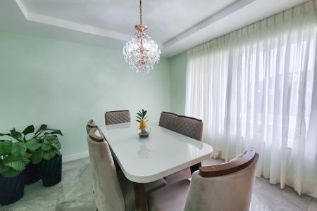 Casa à venda com 147m², 4 quartos e 1 vagaSala de Jantar