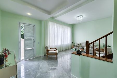 Casa à venda com 147m², 4 quartos e 1 vagaSala