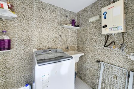 Casa à venda com 147m², 4 quartos e 1 vagaÁrea de Serviço