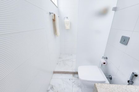 Casa à venda com 147m², 4 quartos e 1 vagaBanheiro 2