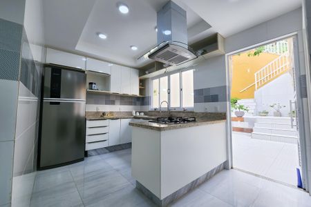 Casa à venda com 147m², 4 quartos e 1 vagaCozinha 