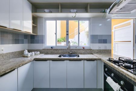 Casa à venda com 147m², 4 quartos e 1 vagaCozinha 