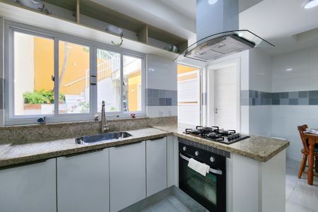 Casa à venda com 147m², 4 quartos e 1 vagaCozinha 