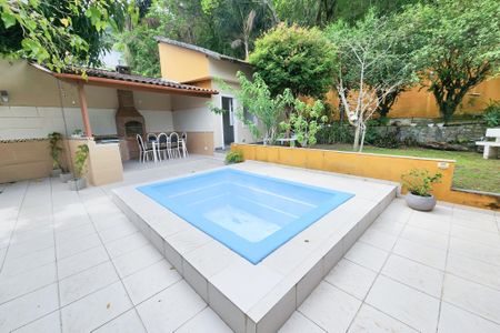 Casa à venda com 147m², 4 quartos e 1 vagaQuintal Superior