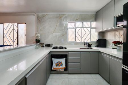 Casa à venda com 128m², 2 quartos e 2 vagasCozinha 