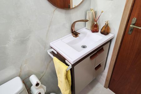 Casa à venda com 128m², 2 quartos e 2 vagasBanheiro 