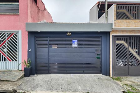 Casa à venda com 128m², 2 quartos e 2 vagasFachada 