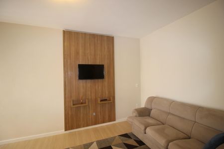 Sala de casa para alugar com 2 quartos, 75m² em Vila Leao, Sorocaba