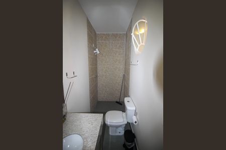 Casa para alugar com 75m², 2 quartos e 2 vagasBanheiro Social