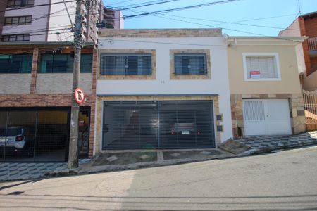 Casa para alugar com 75m², 2 quartos e 2 vagasFachada