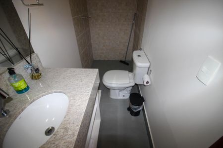 Casa para alugar com 75m², 2 quartos e 2 vagasBanheiro Social