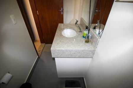 Casa para alugar com 75m², 2 quartos e 2 vagasBanheiro Social