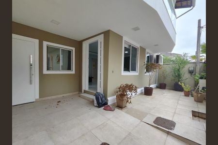 Área Externa de casa de condomínio para alugar com 5 quartos, 230m² em Recreio dos Bandeirantes, Rio de Janeiro