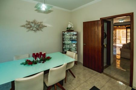 Casa à venda com 3 quartos, 180m² em Santa Amelia, Belo Horizonte