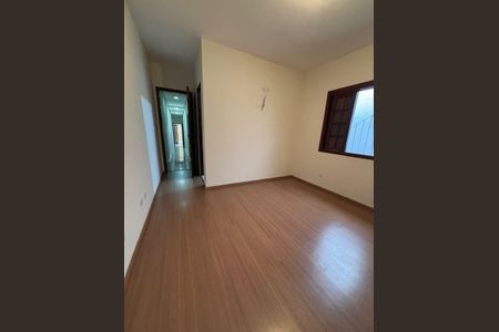 Casa à venda com 100m², 3 quartos e 2 vagas Casa à venda com 100m², 3 quartos e 2 vagasFoto 03