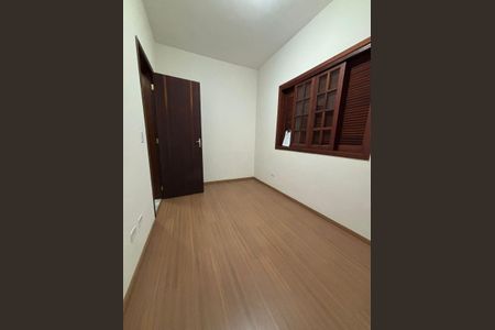 Casa à venda com 100m², 3 quartos e 2 vagas Casa à venda com 100m², 3 quartos e 2 vagasFoto 02