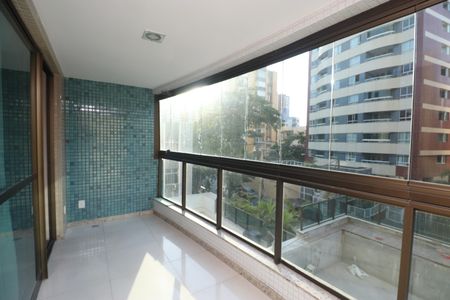 Apartamento para alugar com 74m², 2 quartos e 1 vaga Apartamento para alugar com 74m², 2 quartos e 1 vagaVaranda