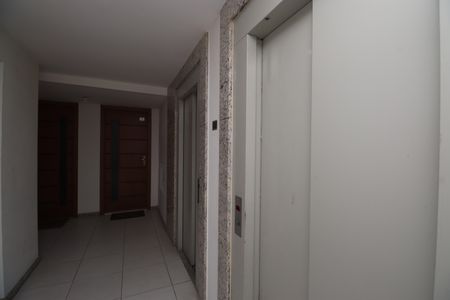 Apartamento para alugar com 74m², 2 quartos e 1 vaga Apartamento para alugar com 74m², 2 quartos e 1 vagaElevadores