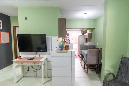 Sala de casa à venda com 2 quartos, 25m² em Vila Nova, Porto Alegre