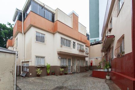 Apartamento para alugar com 65m², 3 quartos e 1 vagaFachada