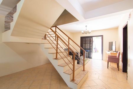 Casa à venda com 7 quartos, 483m² em Fátima, Canoas