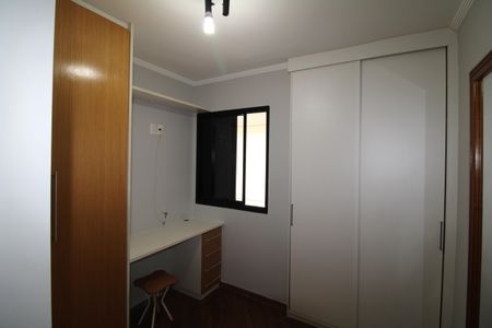 Apartamento à venda com 86m², 3 quartos e 2 vagasQuarto 2